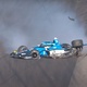 Piloto da Indy bate forte em treino das 500 Milhas de Indianápolis e sai de maca