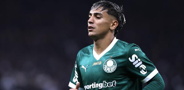 Facundo Torres vai de titular a banco após alta de dupla 'Flaco Roque'