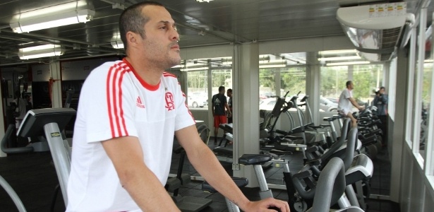 Julio César treina nas dependências do Flamengo nesta sexta-feira (10) - Gilvan de Souza/Flamengo