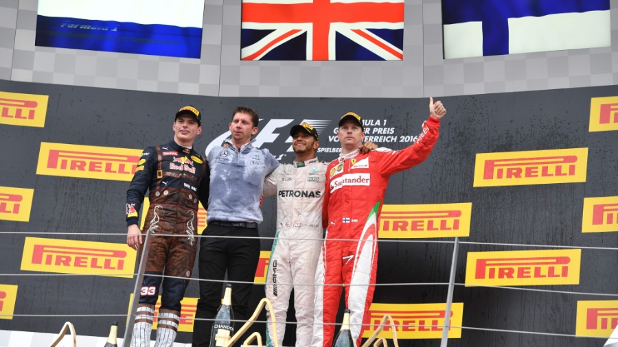 GP da Áustria de 2016 foi decidido na última volta, com batida entre o vencedor Hamilton e Rosberg - ANDREJ ISAKOVIC/AFP