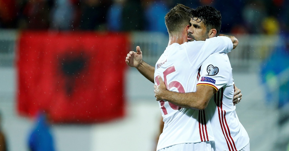 Diego Costa comemora após marcar pela Espanha contra a Albânia pelas Eliminatórias