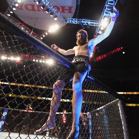 Michael Chiesa em luta de 2013 pelo UFC - Jeff Gross/Getty Images