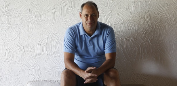 evair em sua casa - Joel Silva/Folhapress - Joel Silva/Folhapress