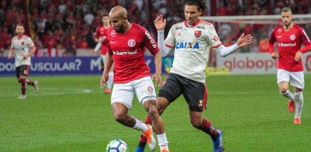 Willian Arão em ação contra o Inter; volante deve seguir no Flamengo em 2019 - Lucas Sabino/AGIF