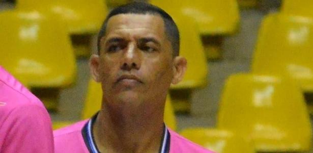 Caiu em quadra | Árbitro morre após passar mal durante jogo de futsal em SP