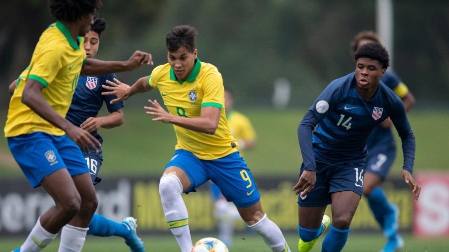 Jogador do Santos, Kaio Jorge defende a seleção brasileira sub-17 - divulgação