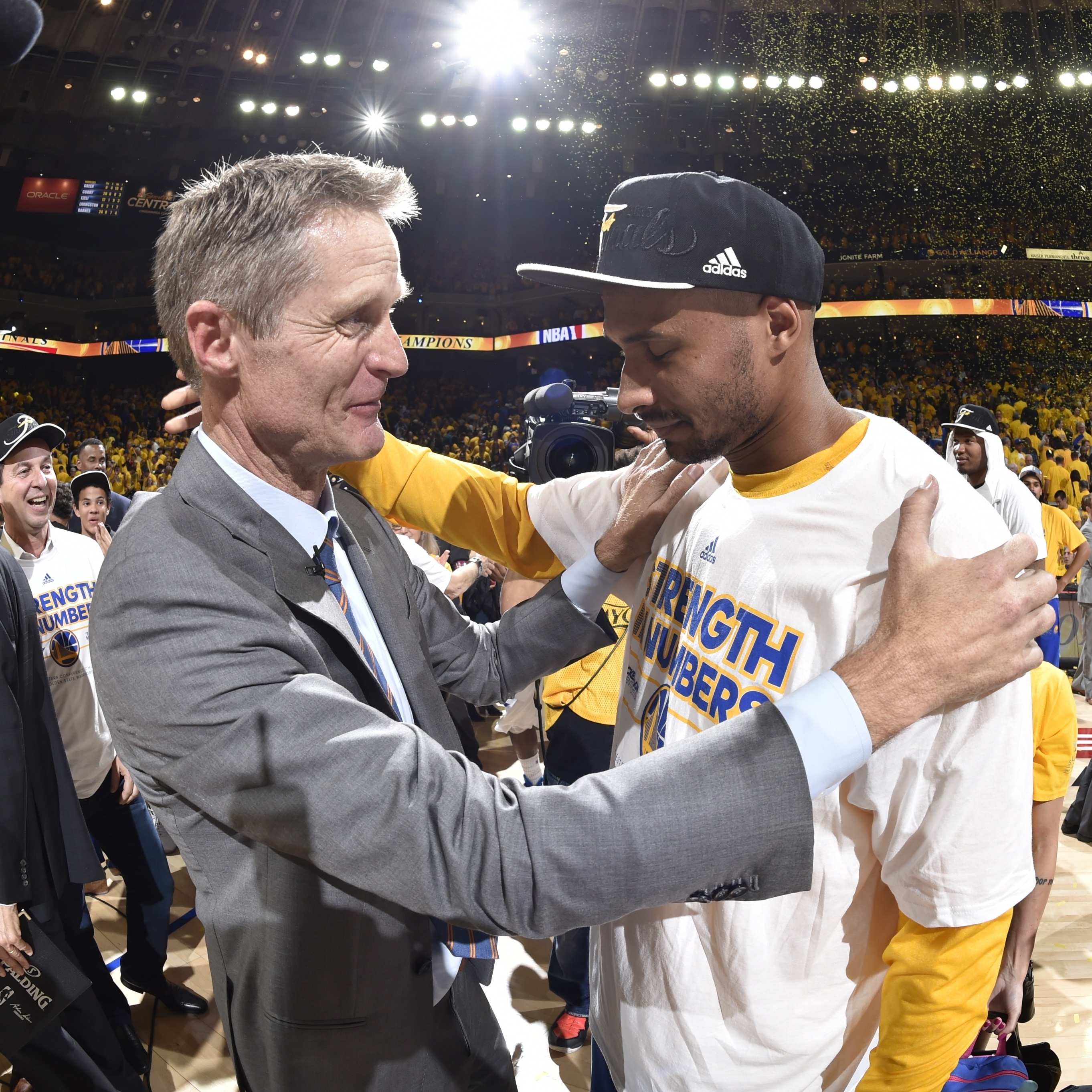 The Playoffs » Leandrinho anuncia aposentadoria como jogador e novo cargo  nos Warriors