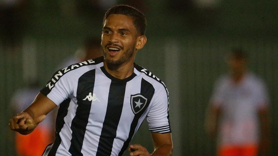 Marco Antônio celebra gol do Botafogo sobre o Nova Iguaçu - Vitor Silva/Botafogo