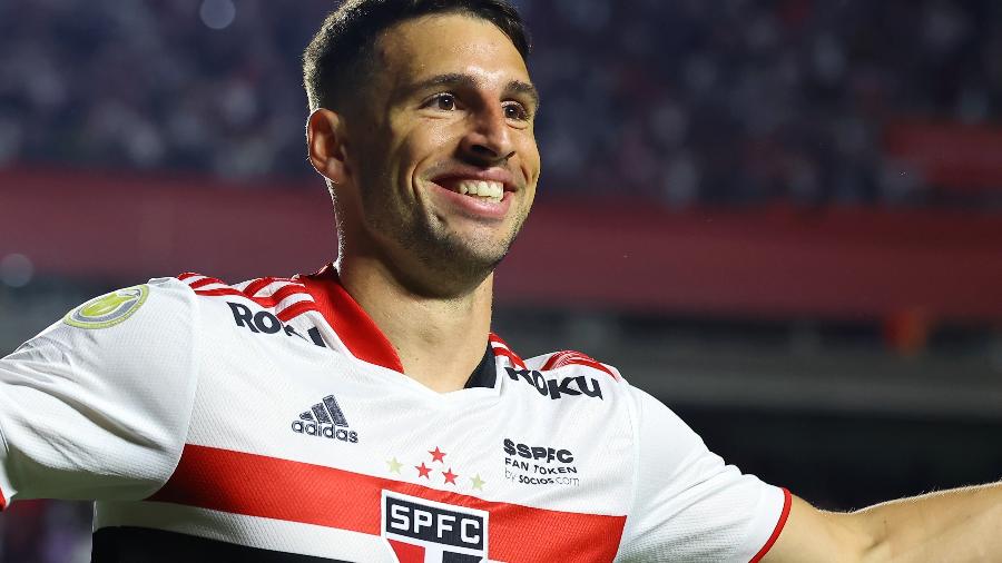 Calleri, do São Paulo, comemora gol marcado no Majestoso -  Marcello Zambrana/AGIF