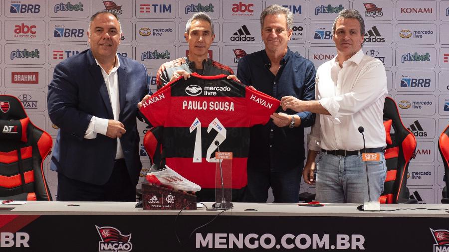 Marcos Braz, Pauoo Sousa, Rodolfo Landim e Bruno Spindel durante apresentação do técnico no Flamengo - Alexandre Vidal/Flamengo