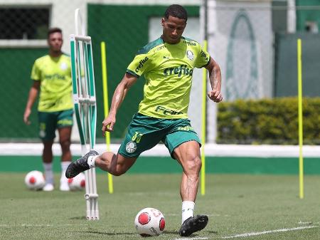 Zagueiro Murilo projeta jogo de ida da Recopa e fala sobre lado artilheiro no Palmeiras