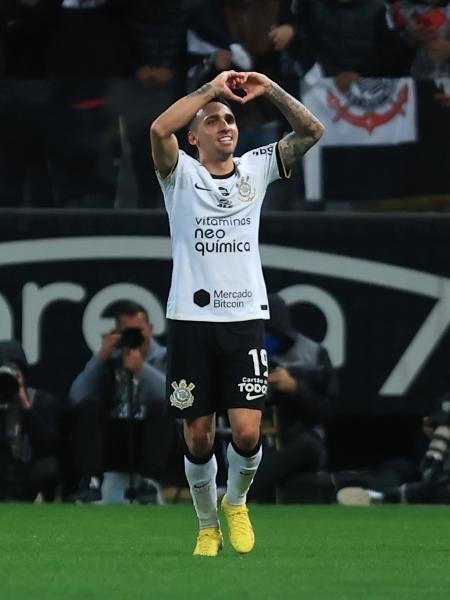 Gustavo Mosquito, do Corinthians, comemora gol contra o Red Bull Bragantino pelo Brasileirão