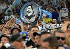 Argentinos levam clima de Libertadores a Doha e dão aula de torcida na Copa - JUAN MABROMATA / AFP