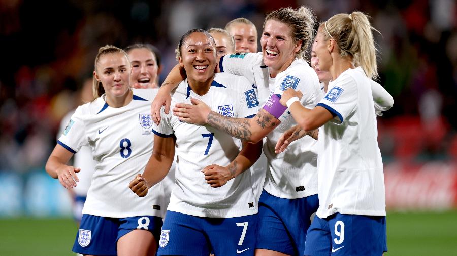 Lauren James, da Inglaterra, comemora gol contra a China pela Copa do Mundo feminina