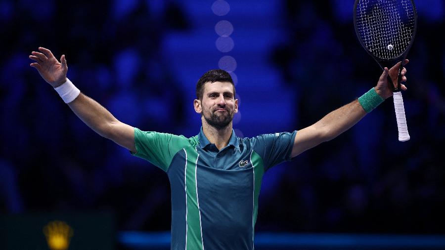 Novak Djokovic comemora vitória na decisão do ATP Finals de 2023