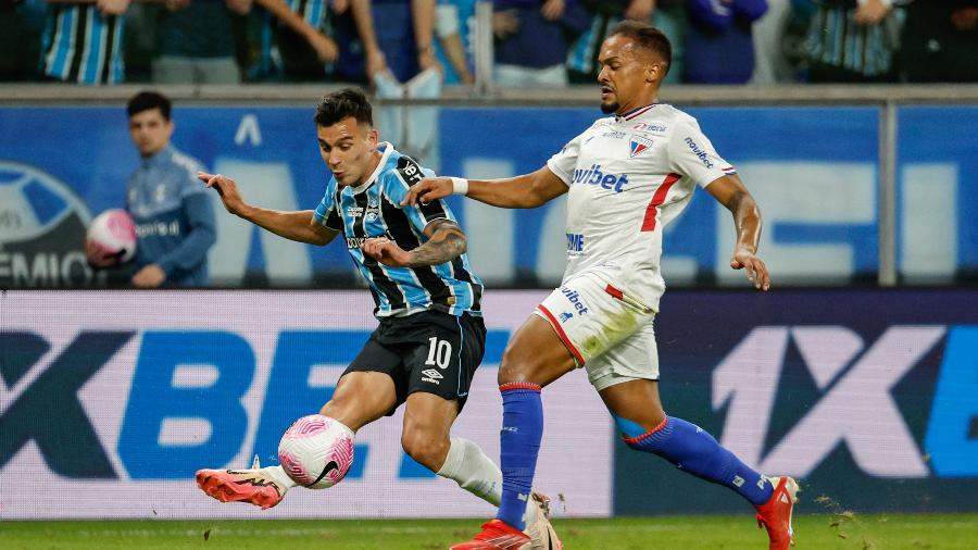 Cristaldo em ação durante Grêmio x Fortaleza, jogo do Campeonato Brasileiro