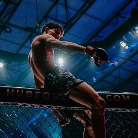 Adriano Sousa, de 17 anos, apelidado de "Imperador" no MMA brasileiro - Reprodução/Instagram/futurefcmma