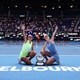 Mertens e Zhang conquistam o Australian Open; Harrison e Skupski vencem no masculino
