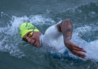 Ana Marcela Cunha bate recorde sul-americano em travessia de 43km do Canal da Mancha