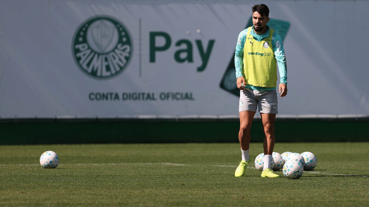 Abel ganha cinco reforços para mudar Palmeiras após derrota no Brasileirão