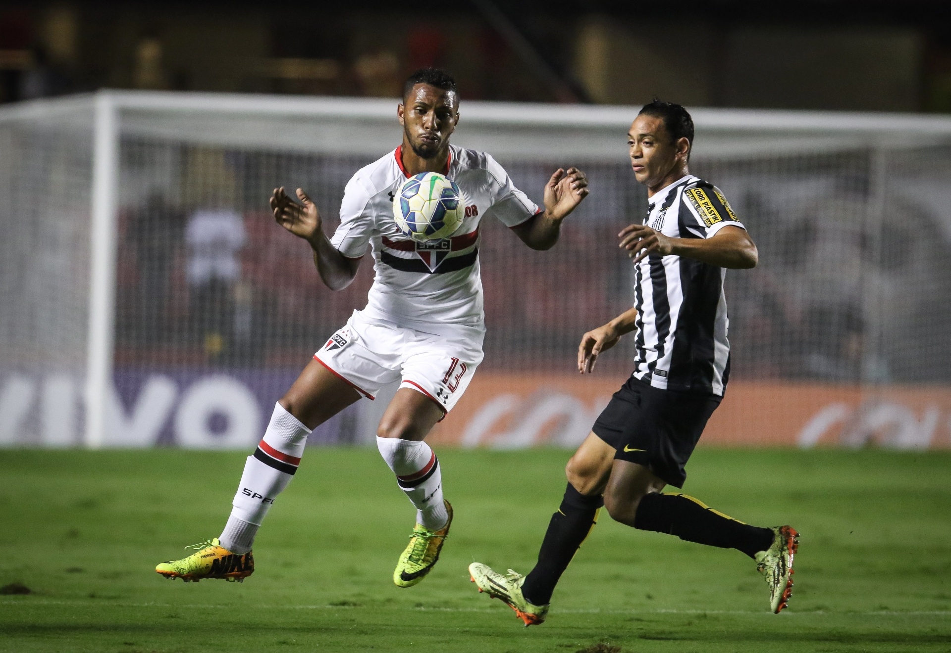 Zagueiro Paulo Miranda deixou o São Paulo rumo ao Red Bull Salzburg, da Áustria. Clube paulista arrecadou R$ 3,8 milhões - Ricardo Nogueira/Folhapress