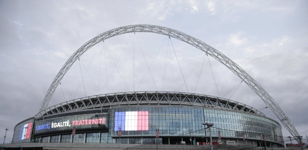Wembley fez sua homenagem a França - Reuters / Henry Browne