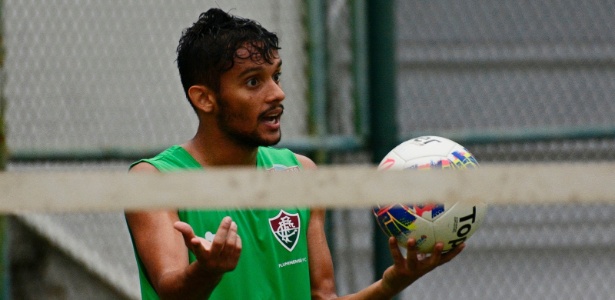 Gustavo Scarpa gesticula em treino do Fluminense, nas Laranjeiras -  MAILSON SANTANA/FLUMINENSE FC