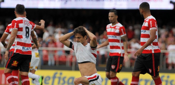 Rodrigo Caio se desespera em lance de São Paulo x Linense - Daniel Vorley/AGIF