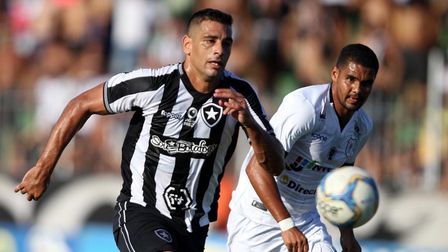 Botafogo busca uma sombra para Diego Souza após a saída de Kieza e quer jogador "bom e  - Vitor Silva/SSPress/Botafogo