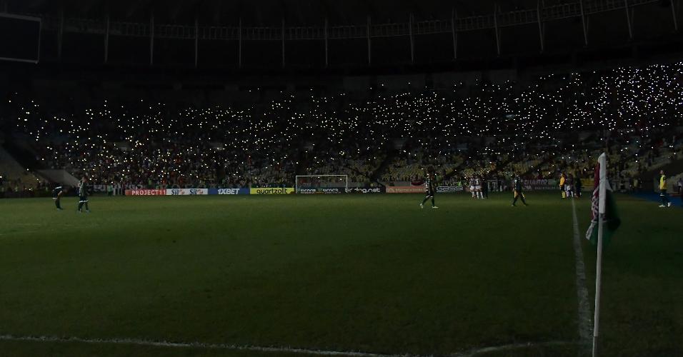 Falta de luz durante partida entre Fluminense e Goiás no estádio Maracanã pelo Campeonato Brasileiro 2019