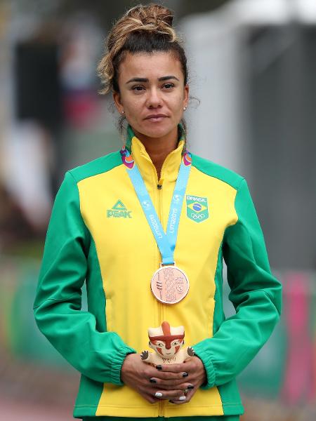 Erica Sena com a medalha de bronze da marcha atlética no Pan de Lima - Sergio Moraes/Reuters