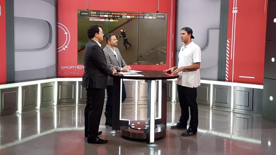 Bob Burnquist entrevistado por Mário Marra e Rogério Vaughan em um dos SportsCenter da ESPN - Reprodução