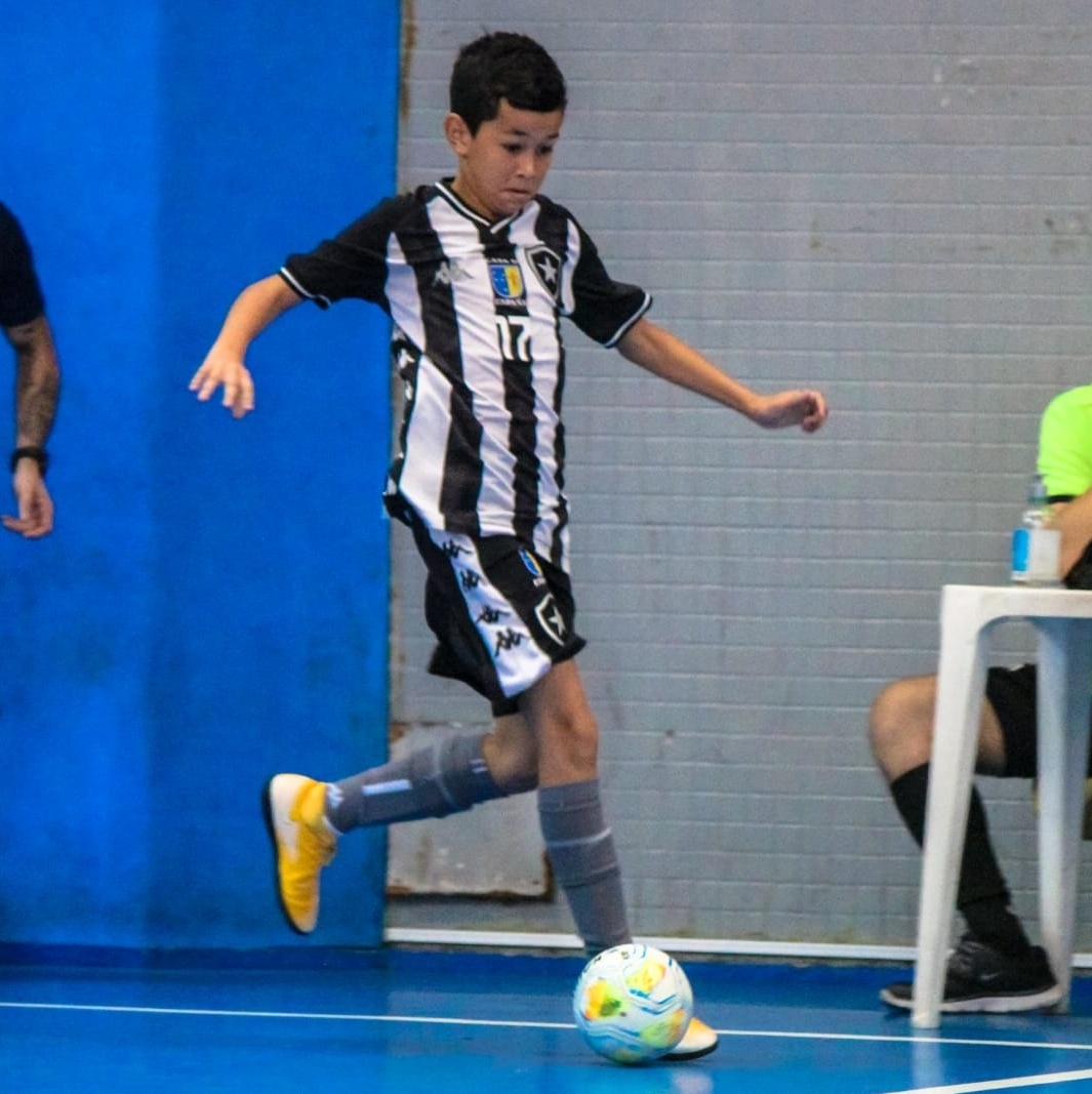 Em lançamento de uniformes do Botafogo, Jairzinho valoriza atual