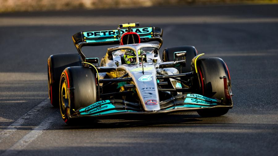11.06.22 - Lewis Hamilton, da Mercedes, durante classificação para o GP do Azerbaijão - Peter J Fox/Getty Images