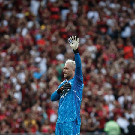 Diego Alves agradece torcida do Flamengo em sua despedida do clube - João Gabriel Alves/AGIF