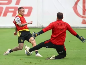 Cebolinha participa de treino e pode voltar ao Flamengo contra o Criciúma