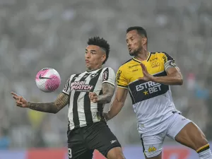 Botafogo empata com Criciúma em final maluco e pode ver Palmeiras encostar