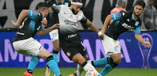 Memphis manifesta interesse em atuar no Corinthians após confronto com Racing