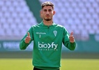 Torcida catalã faz clube anular contratação de jogador por discurso de ódio