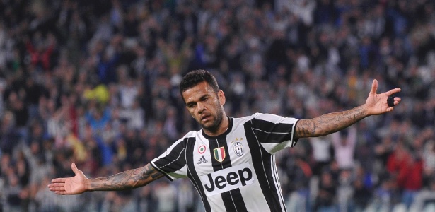 Com Daniel Alves, Juventus joga mais pelas laterais do que na temporada passada - Giorgio Perottino/Reuters