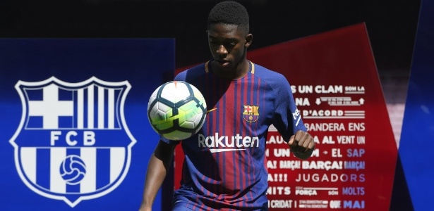 Ousmane Dembelé no dia de sua apresentação ao Barcelona - AFP