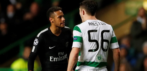 Discussão entre os jogadores durante a partida entre PSG e Celtic - Reuters/Lee Smith 