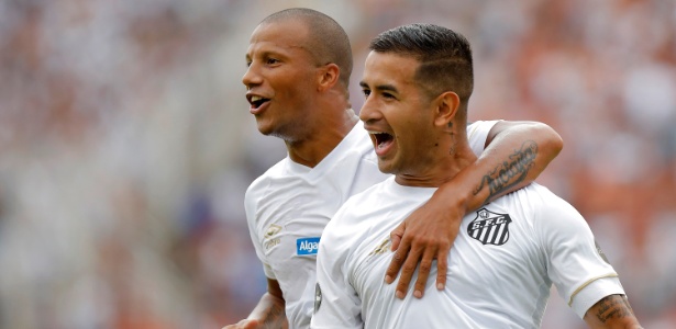 Derlis Gonzalez comemora após marcar o segundo do Santos sobre o São Paulo - Daniel Vorley/AGIF