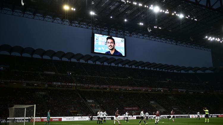 Davide Astori foi homenageado pela torcida do Milan - Marco Bertorello/AFP - Marco Bertorello/AFP
