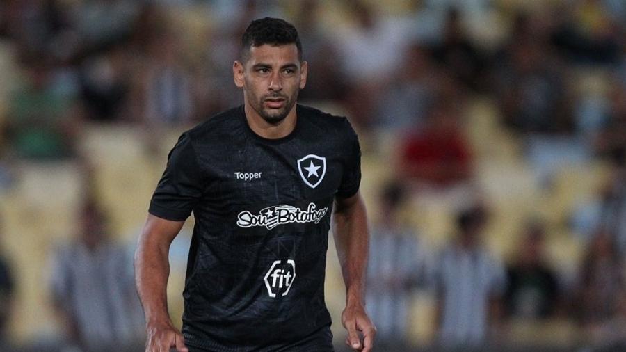 Diego Souza está suspenso e desfalca Botafogo contra o Ceará junto com Cícero e Luiz Fernando - Divulgação