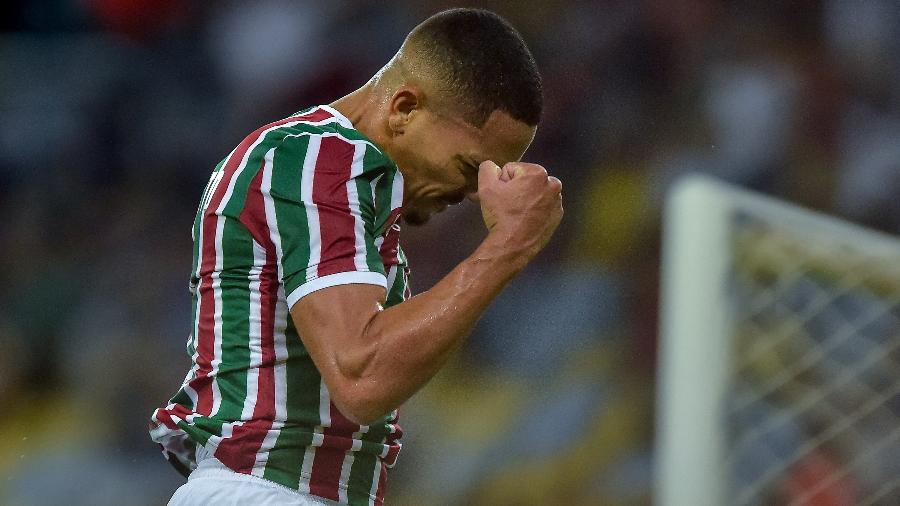 Gilberto, do Fluminense, comemora seu gol durante partida contra o Santa Cruz - Thiago Ribeiro/AGIF