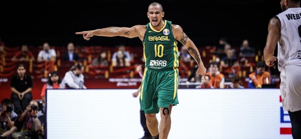 Alex deixa futuro na seleção de basquete em aberto: se o novo técnico me  convocar, Torcedores