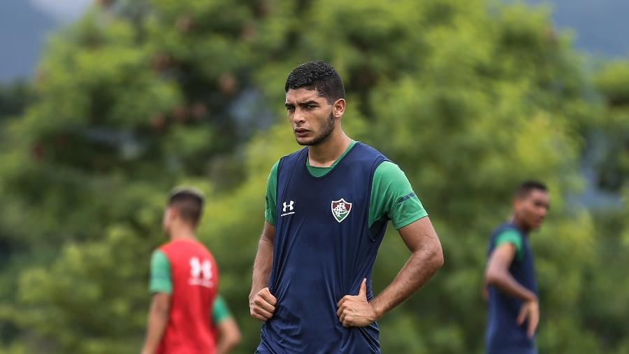 Uruguaio Michel Araujo, de 23 anos, teve poucas oportunidades no Fluminense até aqui - LUCAS MERÇON / FLUMINENSE F.C.