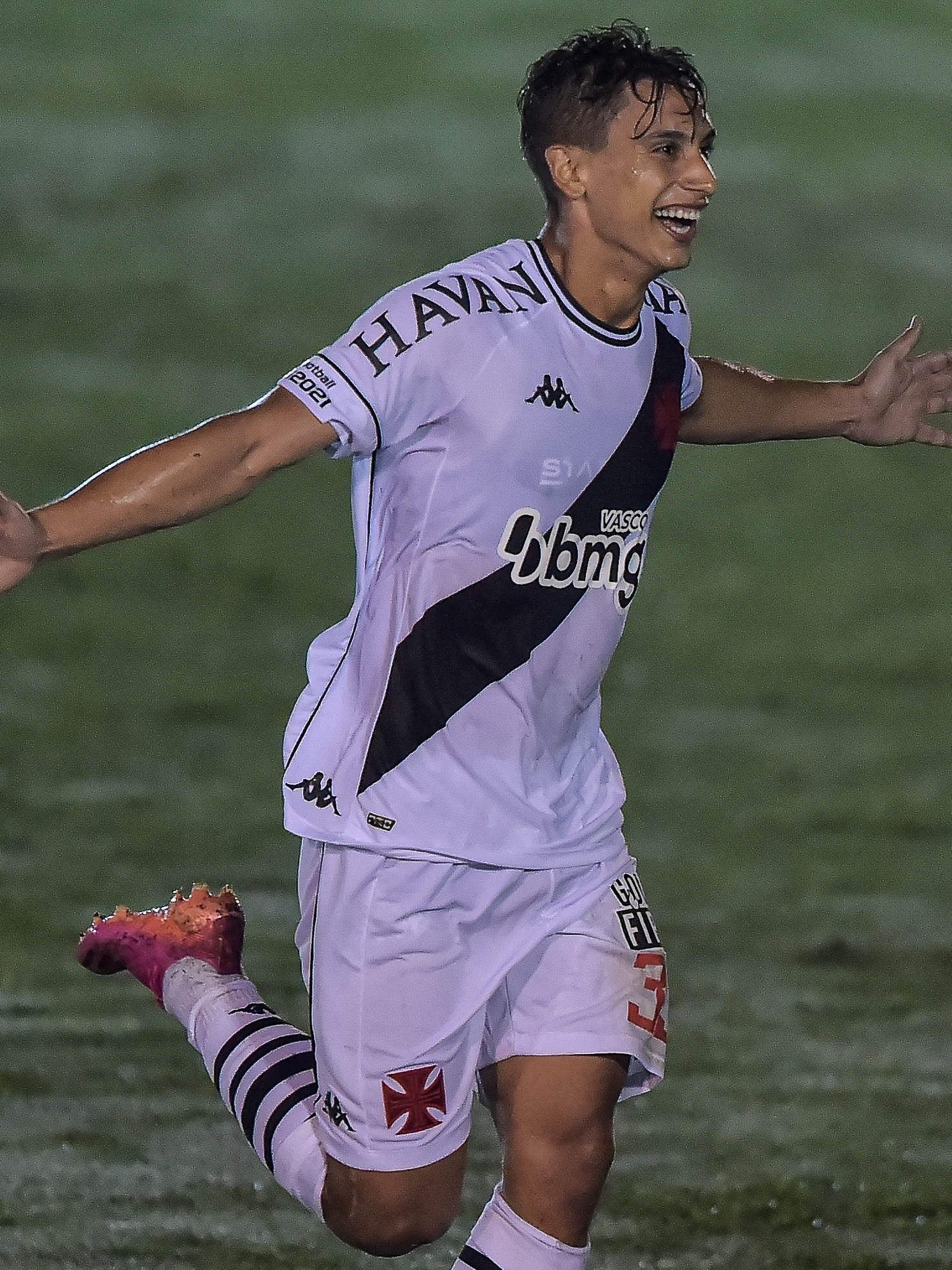 Futebol 7: Vasco vence a Portuguesa nos pênaltis e se classifica para as  oitavas da Copa do Brasil