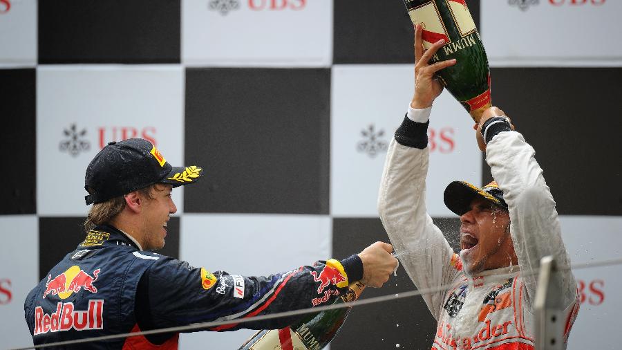 Lewis Hamilton comemora vitória no GP da China em 2011